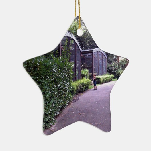 zwei Kinder im Park Keramikornament (Rechts)