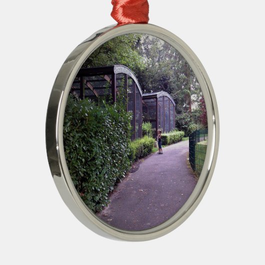 zwei Kinder im Park Silbernes Ornament (Rechts)