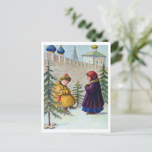 Zwei Kinder und Weihnachtsbäume unter den Wänden Postkarte (Stehend Vorderseite)