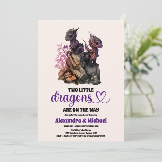 Zwei kleine Drachen mit zwei Babyduschen Einladung (Stehend Vorderseite)