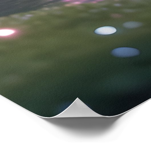 Zwei kleine Eulen in einer Traumwelt Poster (Ecke)