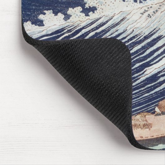 Zwei kleine Fischerboote auf dem Meer Mousepad (Ecke)