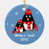 Zwei kleine Pinguine Custom Christmas Keramikornament (Vorne)