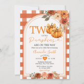 Zwei kleine Pumpkins Orange Gingham Baby Dusche Einladung (Vorderseite)