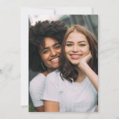 Zwei Königinnen machen eine paarige lesbische Hoch Ankündigung (Rückseite)