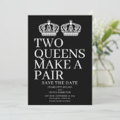 Zwei Königinnen machen eine paarige lesbische Hoch Ankündigung (Stehend Vorderseite)