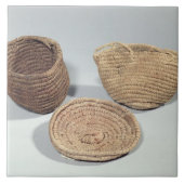 Zwei Körbe und eine Abdeckung (gesponnene Fliese (Vorderseite)