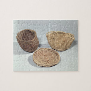 Zwei Körbe und eine Abdeckung (gesponnene Puzzle