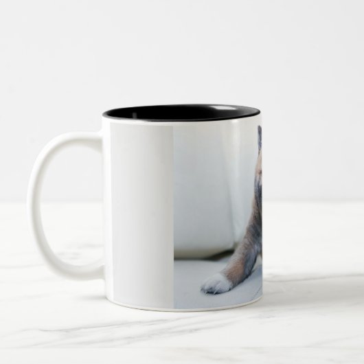 Zwei kräftige Tasse mit Welpendesign. (Links)