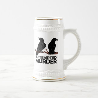 Zwei Krähen = Mordversuch Bierglas