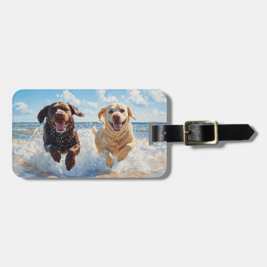 Zwei Labrador Retriever am Strand Gepäckanhänger (Vorderseite horizontal)