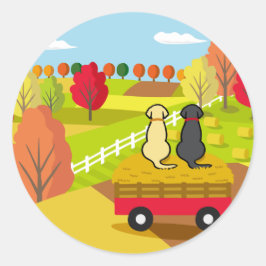 Zwei Labradoren auf dem Heukarren im Herbst Postka Runder Aufkleber