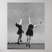 Zwei Lacrosse Spieler springen für den Ball. Poster (Vorne)