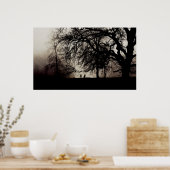 Zwei Leute treffen sich in einem nebeligen Park Poster (Küche)