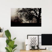 Zwei Leute treffen sich in einem nebeligen Park Poster (Heimbüro)