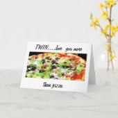 ZWEI LIEBEN SIE MEHR ALS PIZZA-FREUNDLICHER GEBURT KARTE (Gelbe Blume)