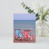 Zwei Liegestühle am Strand Postkarte (Stehend Vorderseite)