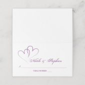Zwei Lila Herzen verflochtene Platzkarte (Außenseite Aufgefaltet)