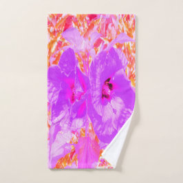 Zwei Lila und heiße Pink Pum Crazy Hibiskus in Rot Handtuch
