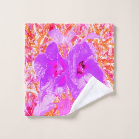 Zwei Lila und heiße Pink Pum Crazy Hibiskus in Rot Waschlappen (Waschlappen)