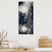 Zwei mächtige Stürme erstrecken sich über den Atla Poster (Küche)