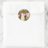 Zwei Mädchen im Garten Vintag Runder Aufkleber (Tasche)