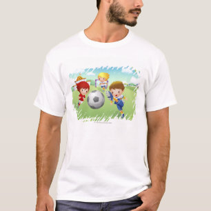 Zwei Mädchen und ein Junge, der Fußball spielt T-Shirt