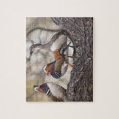 Zwei Männchen wetteifern um eine Mandarinenente Puzzle (Vertikal)