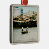 Zwei Männer auf einem Boot - Saigon Fluss Silbernes Ornament (Rechts)