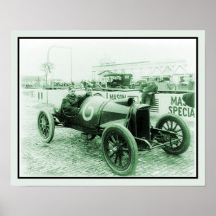 Zwei Männer in antikem Rennwagen n° 6 Indy 500 Poster