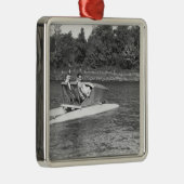 Zwei Männer Silbernes Ornament (Rechts)