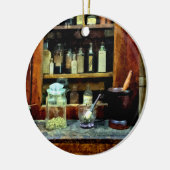 Zwei Mortar und Pestles und Glass Jar Keramik Ornament (Links)