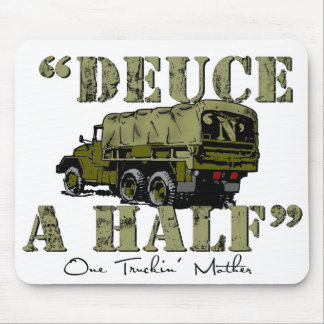 Zwei "n" eine Hälfte Mousepad