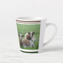Zwei Niedliche Weißbraun-Kühe-Design Latte-Tasse