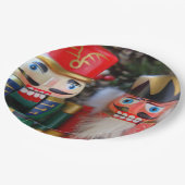 Zwei Nussknacker Pappteller (Schrägansicht)