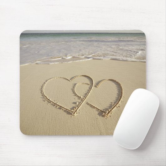 Zwei Oberherzen gezeichnet am Strand Mousepad (Mit Mouse)