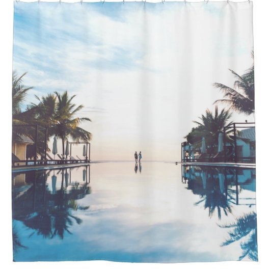 Zwei Personen stehend am Pool Duschvorhang (Vorderseite)