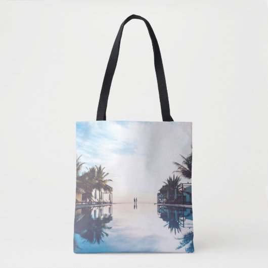 Zwei Personen stehend am Pool Tasche (Vorderseite)