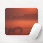Zwei Pferde bei Sonnenuntergang Mousepad (Mit Mouse)