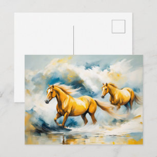 Zwei Pferde galoppieren durch flaches Wasser Postkarte