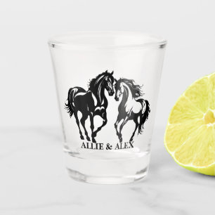 Zwei Pferde in der Liebe Schwarz-weißes Pferdefreu Schnapsglas