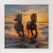 Zwei Pferde laufen bei Sonnenuntergang am Strand Puzzle (Vertikal)