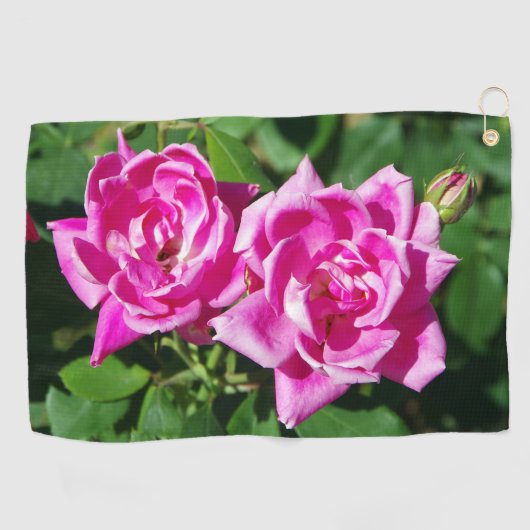 Zwei Pink Roses Golf Handtuch (Horizontal)