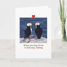 Zwei Puffins in Liebe mit einem Herz Feiertagskarte