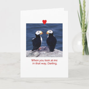 Zwei Puffins in Liebe mit einem Herz Feiertagskarte