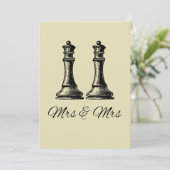 Zwei Queens Lesbian Hochzeit Einladung (Stehend Vorderseite)