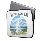 Zwei Räder, ein Soul. Radsport Laptopschutzhülle (Vorderseite Links)
