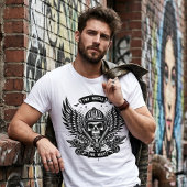 Zwei Räder mit einem Herzfahrer T-Shirt