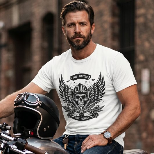 Zwei Räder mit einem Herzfahrer T-Shirt