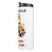 Zwei Räder vier Paws Endloser Spaß im Freien Thermosbecher (Nach rechts gedreht)